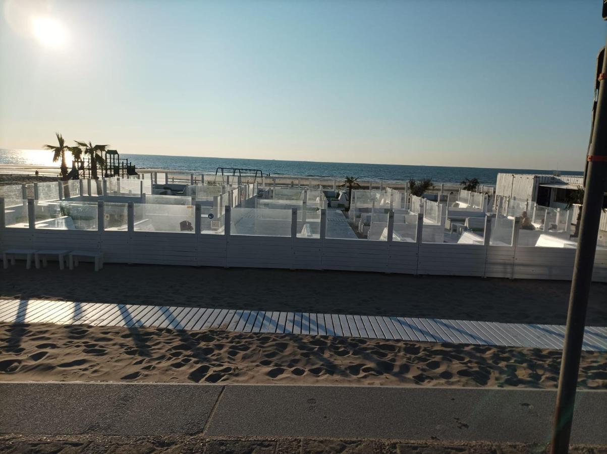 Frontaal Zeezicht In De Strandjutter Apartmán Ostende