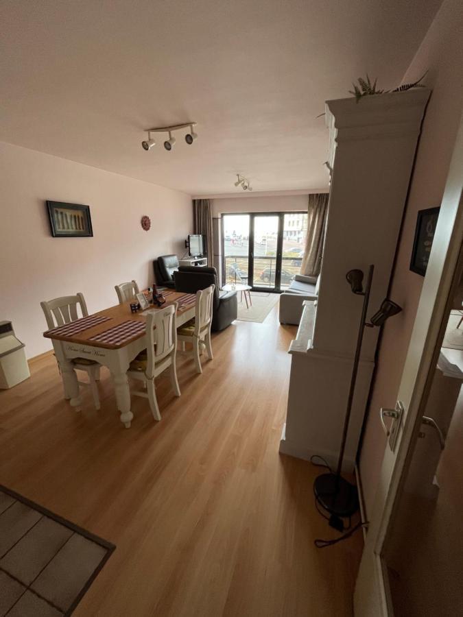 Frontaal Zeezicht In De Strandjutter Apartmán *